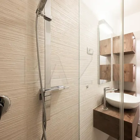 Apartma Baza * בובק